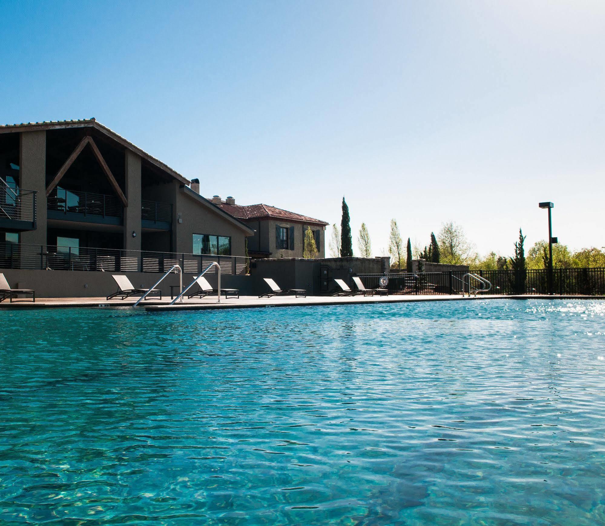 Hotel Domestique Травелерс Рест Экстерьер фото